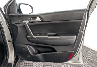 Подержанный автомобиль Kia Sportage 2017 года (24 фото)