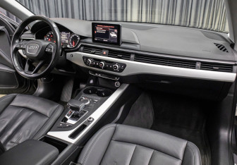 Подержанный автомобиль Audi A4 Sedan 2019 года (11 фото)