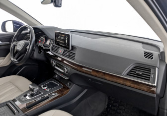 Подержанный автомобиль Audi Q5 2017 года (11 фото)