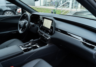 Новый Lexus RX 2025 (10 фото)