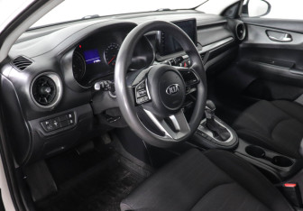 Подержанный автомобиль Kia Cerato Sedan 2019 года (9 фото)