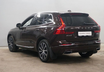 Подержанный автомобиль Volvo XC60 2019 года (7 фото)