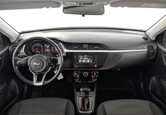 Подержанный автомобиль Kia Rio Hatchback 2021 года (12 фото)