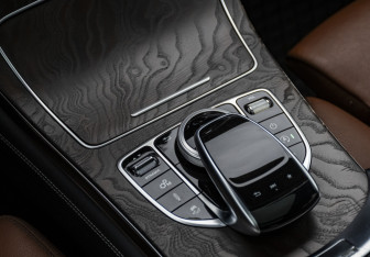 Подержанный автомобиль Mercedes-Benz GLC AMG 2016 года (16 фото)
