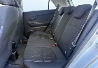 Подержанный автомобиль Kia Picanto 2013 года (11 фото)
