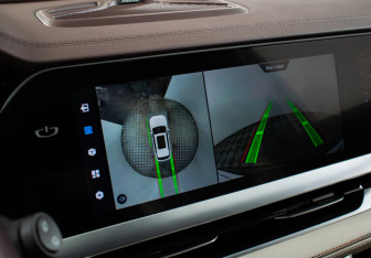 Подержанный автомобиль Geely Monjaro 2021 года (19 фото)