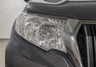 Подержанный автомобиль Toyota Land Cruiser Prado 2017 года (11 фото)