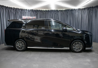 Подержанный автомобиль GAC M8 2023 года (4 фото)