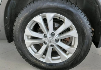 Подержанный автомобиль Nissan X-Trail 2017 года (18 фото)