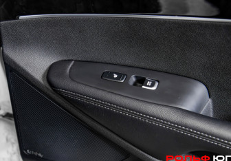 Подержанный автомобиль Kia Sorento 2017 года (20 фото)