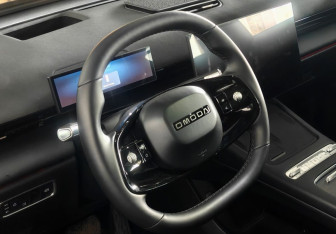 Подержанный автомобиль Omoda C7 2025 года (12 фото)