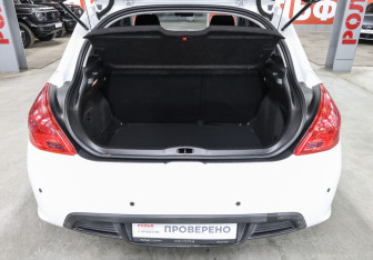 Подержанный автомобиль Peugeot 308 Hatchback 2011 года (10 фото)
