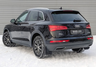 Подержанный автомобиль Audi Q5 2018 года (7 фото)