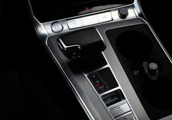 Подержанный автомобиль Audi A6 Sedan 2020 года (20 фото)