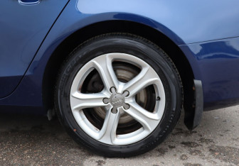 Подержанный автомобиль Audi A4 Sedan 2015 года (9 фото)