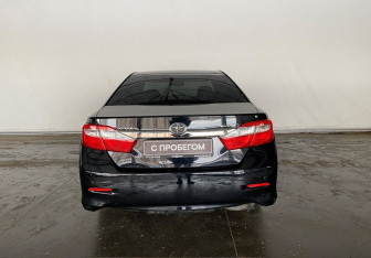 Подержанный автомобиль Toyota Camry Sedan 2014 года (5 фото)