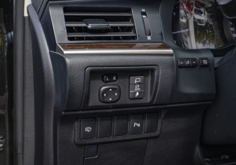 Подержанный автомобиль Lexus ES 2013 года (22 фото)