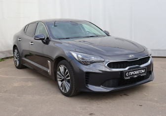 Подержанный автомобиль Kia Stinger 2019 года (3 фото)