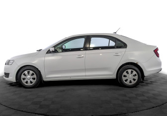 Подержанный автомобиль Skoda Rapid Liftback 2019 года (8 фото)