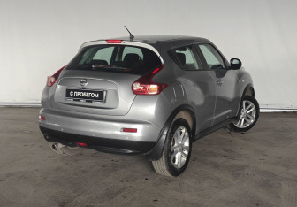 Подержанный автомобиль Nissan Juke 2014 года (5 фото)