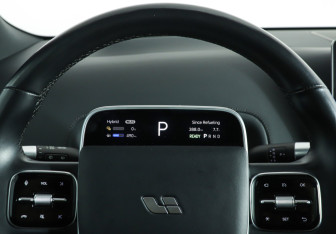 Подержанный автомобиль LiXiang L9 2024 года (11 фото)