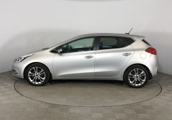 Подержанный автомобиль Kia Ceed Hatchback 2012 года (7 фото)