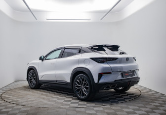 Подержанный автомобиль Changan UNI-T 2024 года (7 фото)