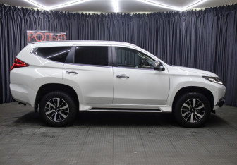 Подержанный автомобиль Mitsubishi Pajero Sport 2016 года (4 фото)
