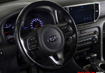 Подержанный автомобиль Kia Sportage 2016 года (9 фото)