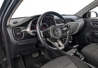 Подержанный автомобиль Kia Rio Hatchback 2021 года (14 фото)