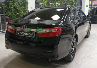 Подержанный автомобиль Toyota Camry Sedan 2013 года (5 фото)