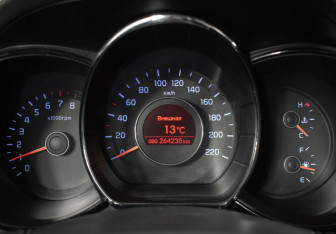 Подержанный автомобиль Kia Rio Sedan 2012 года (12 фото)