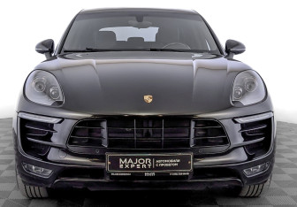 Подержанный автомобиль Porsche Macan 2015 года (2 фото)