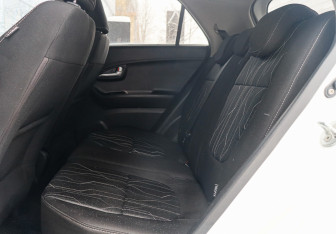 Подержанный автомобиль Kia Picanto 2015 года (10 фото)