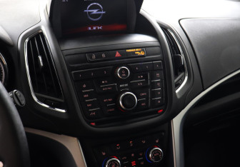 Подержанный автомобиль Opel Zafira Compactvan 2016 года (10 фото)