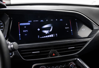 Подержанный автомобиль Geely Tugella 2022 года (24 фото)