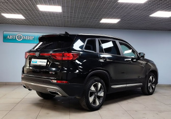 Подержанный автомобиль Changan CS75 2020 года (5 фото)