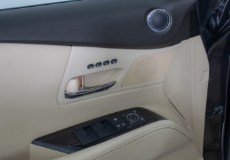 Подержанный автомобиль Lexus RX 2015 года (18 фото)