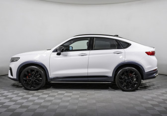 Подержанный автомобиль Geely Tugella 2022 года (8 фото)