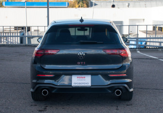 Подержанный автомобиль Volkswagen Golf GTI Hatchback 2021 года (6 фото)