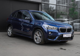 Подержанный автомобиль BMW X1 2017 года (3 фото)