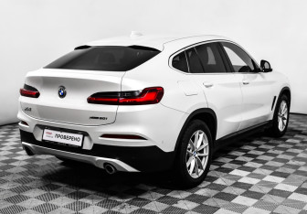Подержанный автомобиль BMW X4 2018 года (5 фото)