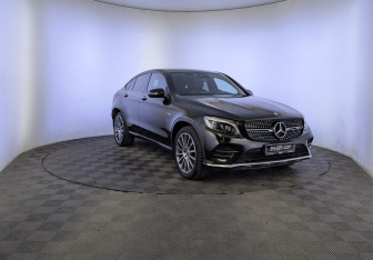 Подержанный автомобиль Mercedes-Benz GLC AMG 2017 года (3 фото)