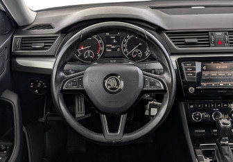 Подержанный автомобиль Skoda Superb Liftback 2017 года (22 фото)