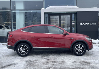 Подержанный автомобиль Renault Arkana 2019 года (4 фото)