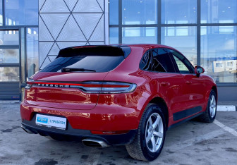 Подержанный автомобиль Porsche Macan 2021 года (6 фото)