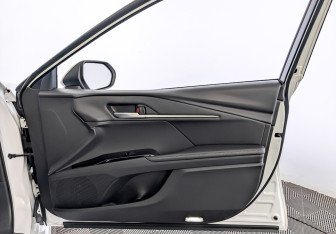 Подержанный автомобиль Toyota Camry Sedan 2024 года (25 фото)