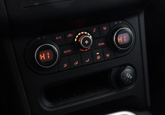 Подержанный автомобиль Nissan Qashqai 2013 года (13 фото)