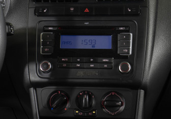 Подержанный автомобиль Volkswagen Polo Sedan 2012 года (15 фото)