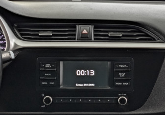 Подержанный автомобиль Kia Rio Hatchback 2021 года (14 фото)